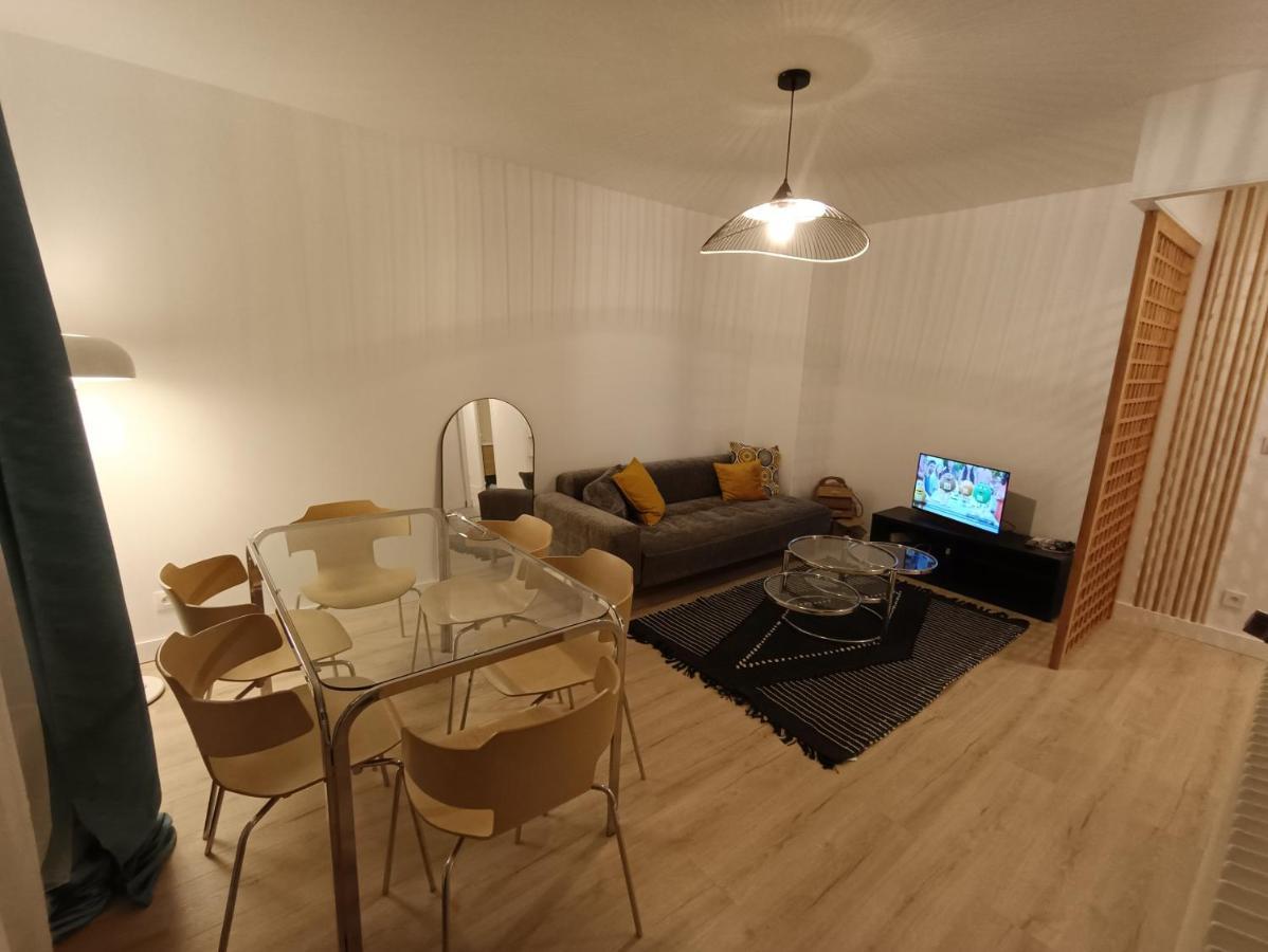 Chelles Centre Ville: Riverside Retreat near Disneyland Exterior photo