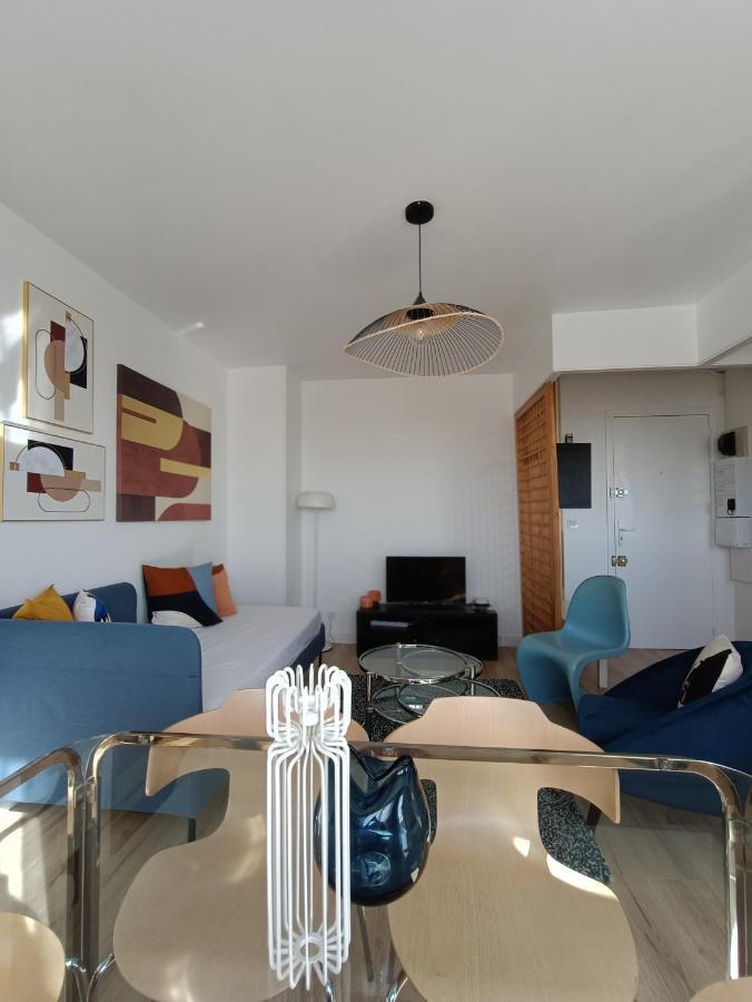 Chelles Centre Ville: Riverside Retreat near Disneyland Exterior photo